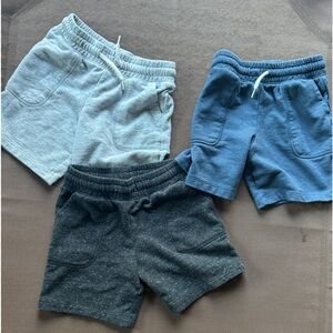 Set of 3 knit shorts size small 6-7